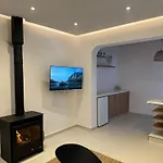 Apartment Pirella House *