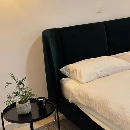 Апартаменты Pirella House *